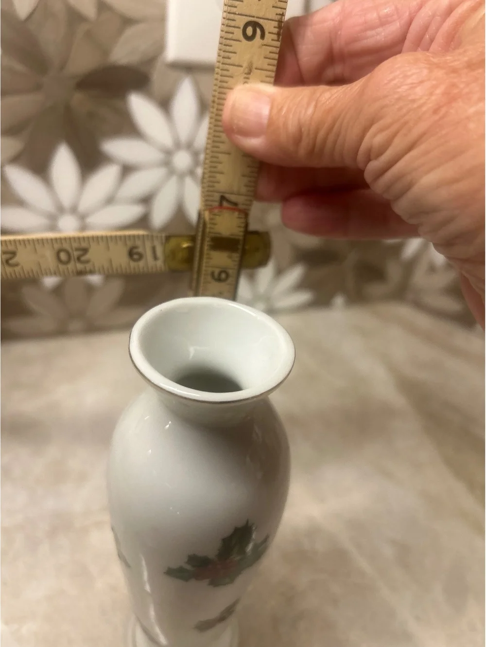 Vintage Lefton China Holly Berry Bud Vase - Gold Trim Christmas Decor
